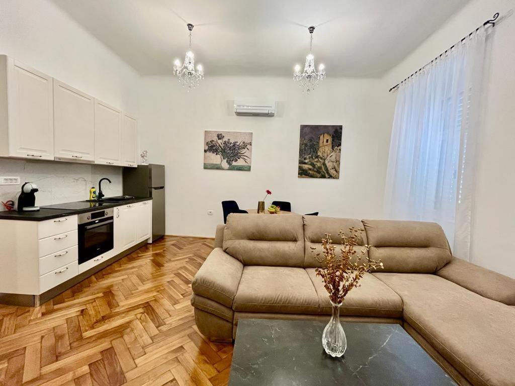 Lux Apartmans Pula Exterior foto